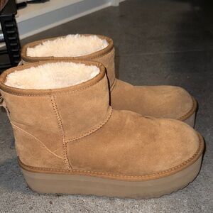 Women’s UGG platform boot